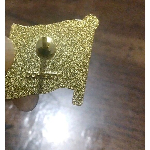 Vintage Doherty Co Veteran American Flag Lapel Pin - Picture 3 of 3